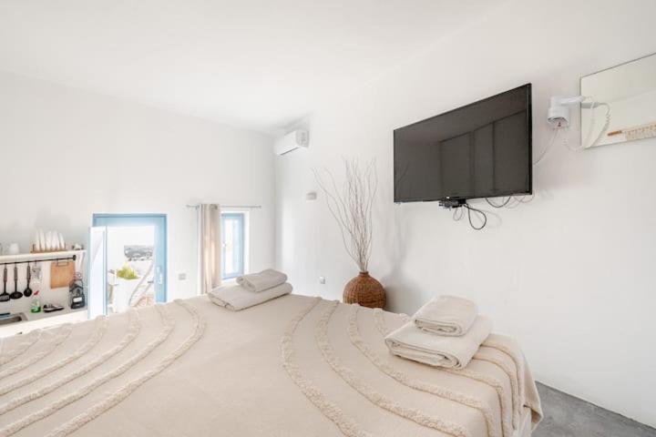 Euphoria Suites&Deluxe Studios Fira  Exterior foto